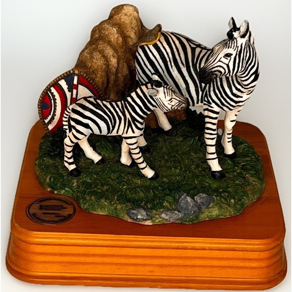 National Geographic Zebra & Foal Music Box 1st Edition #225/7500 San Francisco M